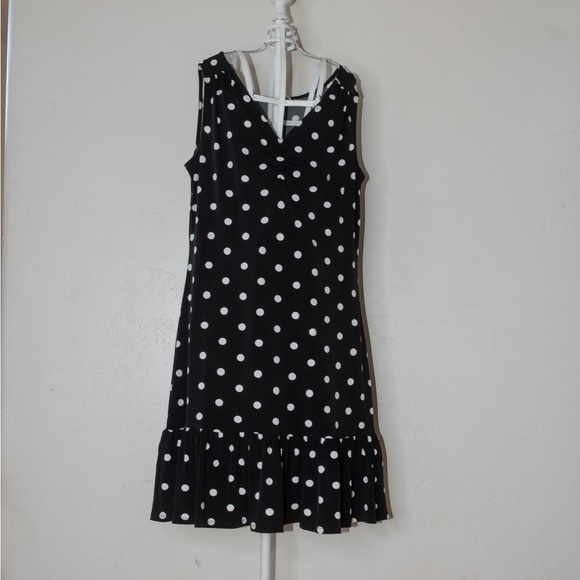 White House Black MarketWHBM Polka Dot Dress- ruffle hem- Brand New With tags - Picture 2 of 2